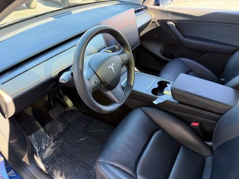 Used 2021 Tesla Model Y Long Range image 24