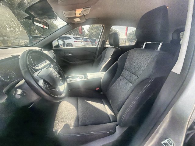 Used 2025 Nissan Rogue SV AWD/4WD image 18