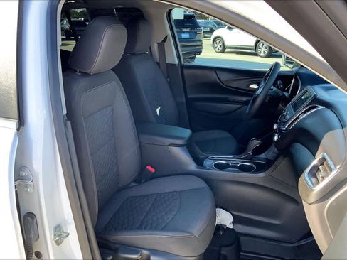 Used 2021 Chevrolet Equinox LT w/ LPO, Floor Liner Package image 9