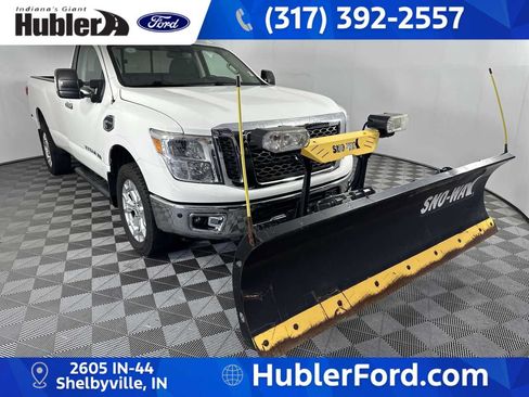 Used 2017 Nissan Titan SV AWD/4WD image 2