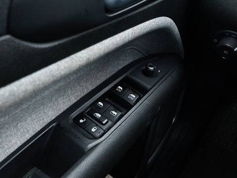 Used 2024 Jeep Compass Latitude AWD/4WD image 16