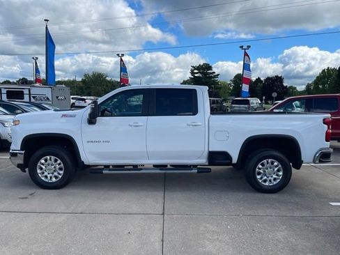 Used 2024 Chevrolet Silverado 2500 LT AWD/4WD image 8