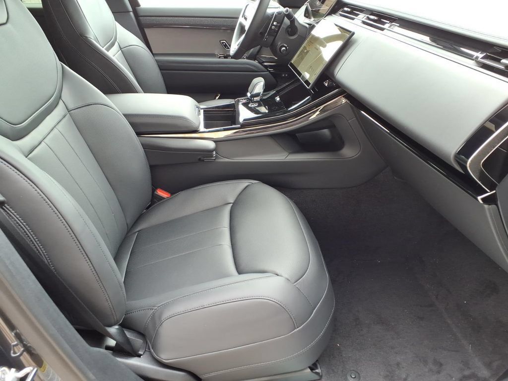 New 2026 Land Rover Range Rover Sport SE AWD/4WD image 7