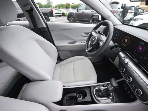 Used 2024 Hyundai Kona SE AWD/4WD image 47