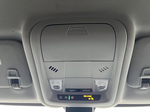 Used 2024 Chevrolet Equinox LT image 36