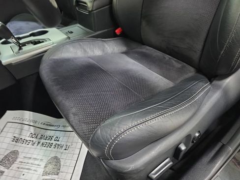 Used 2012 Toyota Camry SE w/ Leather Pkg FWD image 27