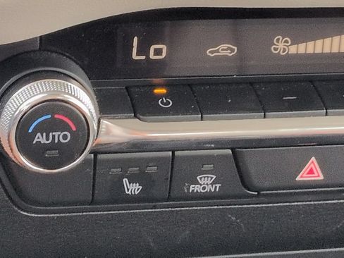 Used 2022 MAZDA MAZDA3 s FWD image 25