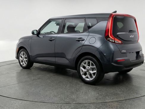 Used 2025 Kia Soul LX w/ LX Technology Package FWD image 6