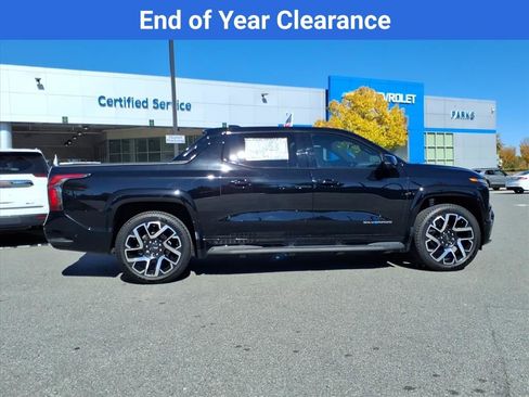 New 2024 Chevrolet Silverado EV RST image 27