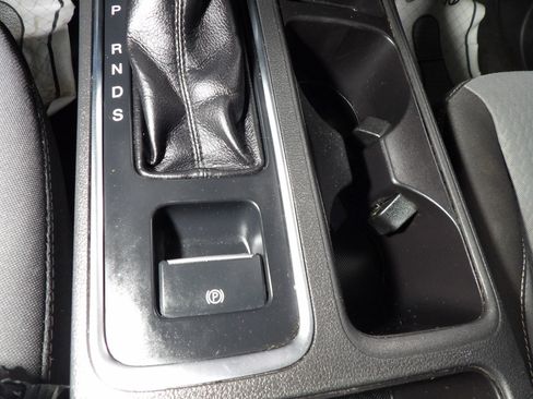 Used 2019 Ford Escape SE image 12