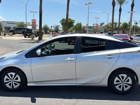 Used 2018 Toyota Prius Four w/ Advanced Technology Package FWD image 5