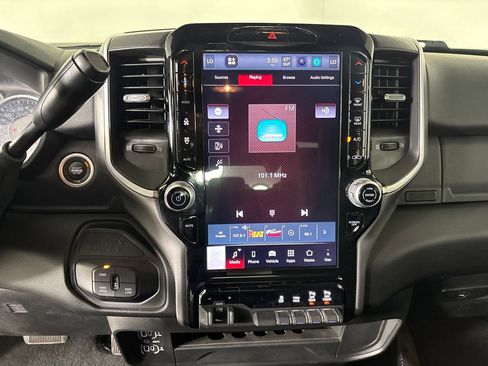 Used 2025 RAM 2500 Big Horn AWD/4WD image 18