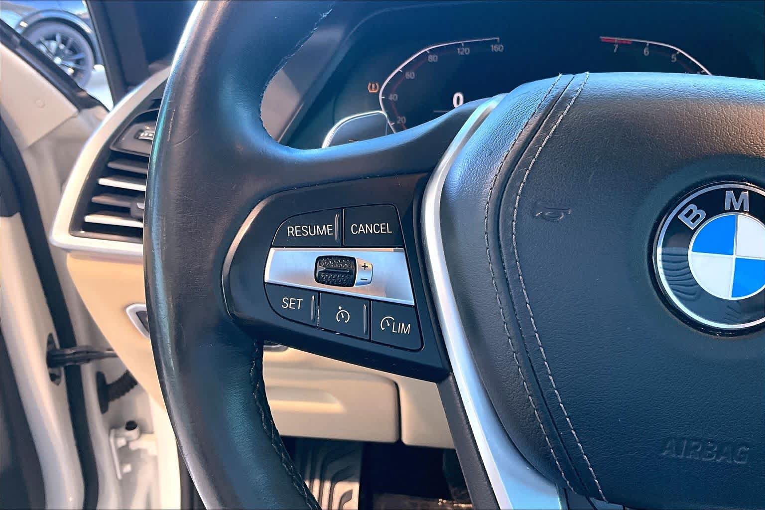 Used 2019 BMW X5 xDrive40i w/ Convenience Package AWD/4WD image 16