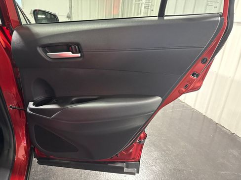 Used 2025 Toyota Corolla Cross XLE FWD image 13