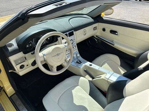 Used 2005 Chrysler Crossfire Limited image 10