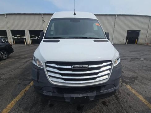 Used 2021 Freightliner Sprinter 2500 RWD image 5
