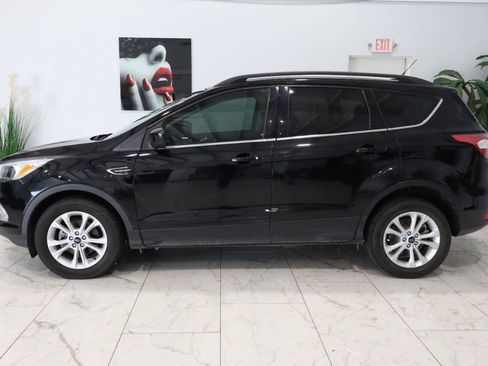 Used 2018 Ford Escape SE w/ Ford Safe & Smart Package FWD image 2