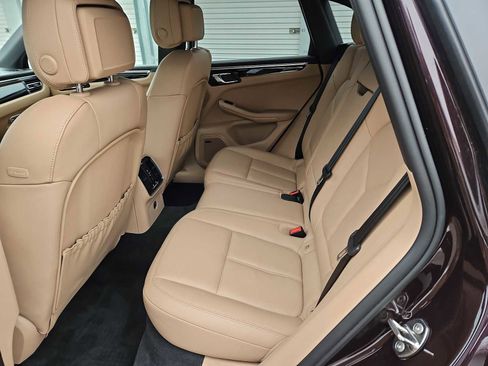 Certified 2023 Porsche Macan S image 33