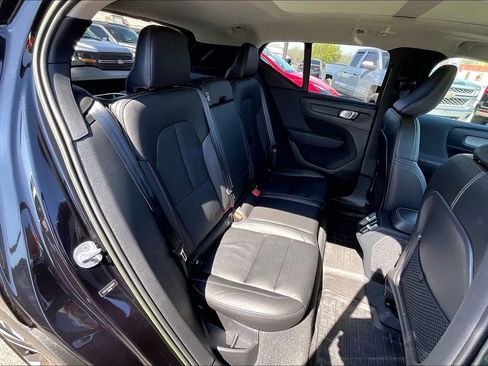 Used 2024 Volvo XC40 B5 Plus w/ Protection Package Premier image 27