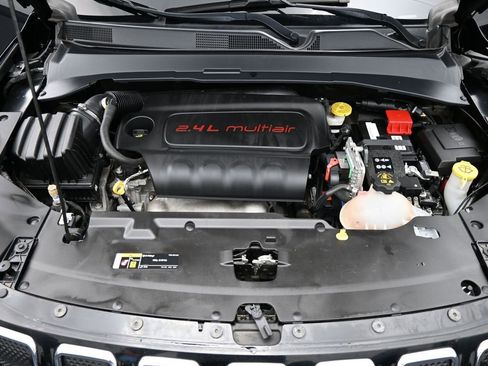 Used 2022 Jeep Compass Limited image 15