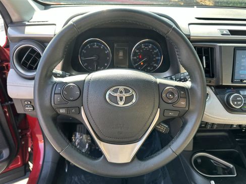 Used 2017 Toyota RAV4 Limited image 15
