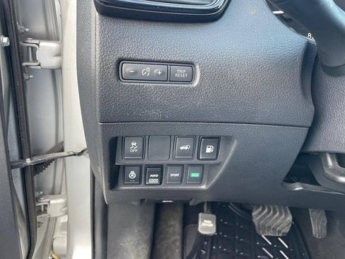 Used 2018 Nissan Rogue SV w/ Premium Package AWD/4WD image 21