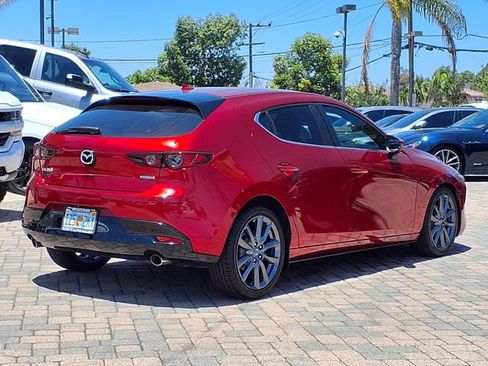Used 2019 MAZDA MAZDA3 Hatchback w/ Preferred Package FWD image 5