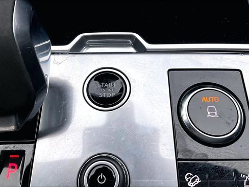 Used 2023 Land Rover Range Rover SE image 32