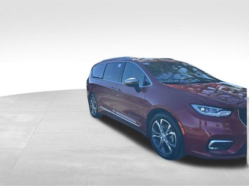New 2026 Chrysler Pacifica Pinnacle image 9