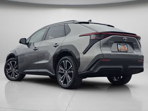 Used 2023 Toyota bZ4X Limited image 22