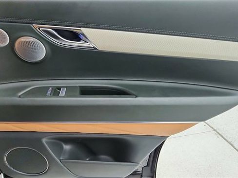 Used 2025 Genesis GV80 3.5T Prestige image 29