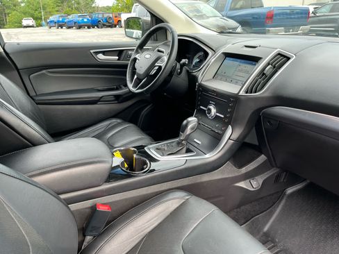 Used 2017 Ford Edge Titanium w/ Equipment Group 301A AWD/4WD image 36