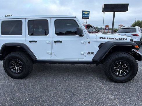 Used 2024 Jeep Wrangler Unlimited Rubicon w/ XTREMEE 35" Tire Package AWD/4WD image 7