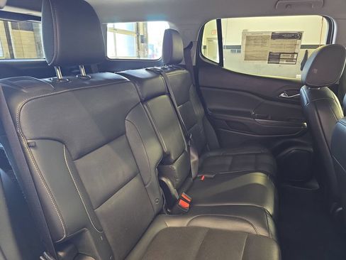 Used 2018 GMC Acadia SLT w/ LPO, Cargo Package AWD/4WD image 13