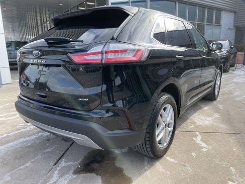 Used 2023 Ford Edge SEL w/ Convenience Package image 7
