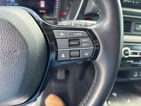 Used 2024 Honda Pilot Elite image 12