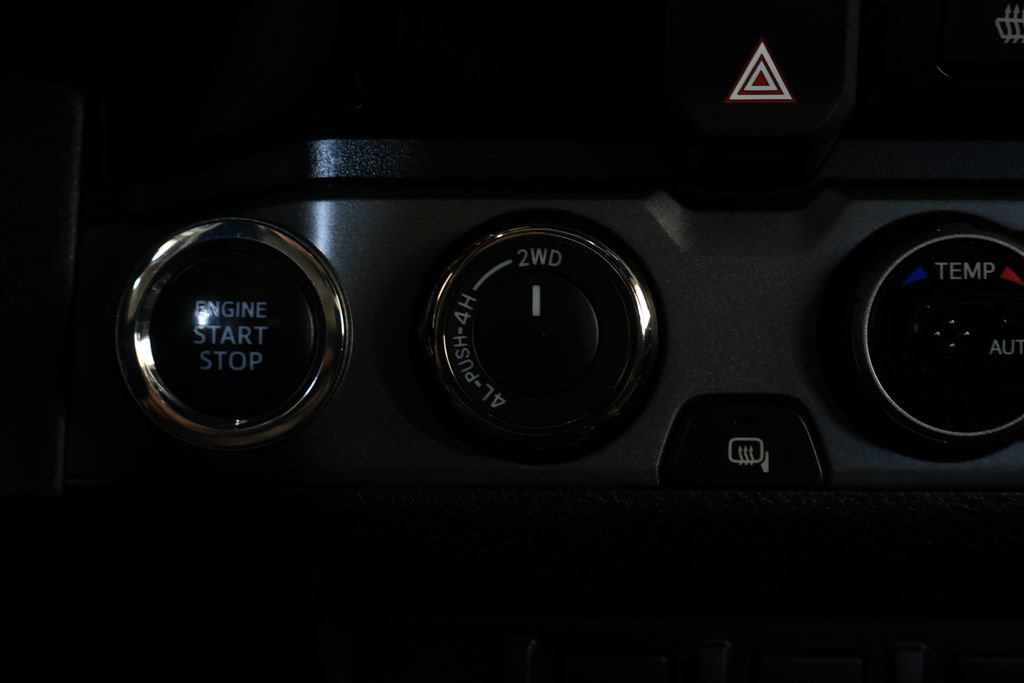 Used 2016 Toyota Tacoma TRD Sport AWD/4WD image 36
