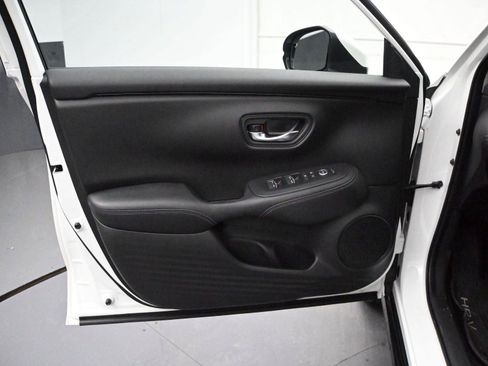 Used 2024 Honda HR-V EX-L image 8