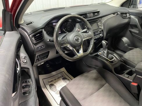 Used 2018 Nissan Rogue Sport SV w/ SV All-Weather Package image 6