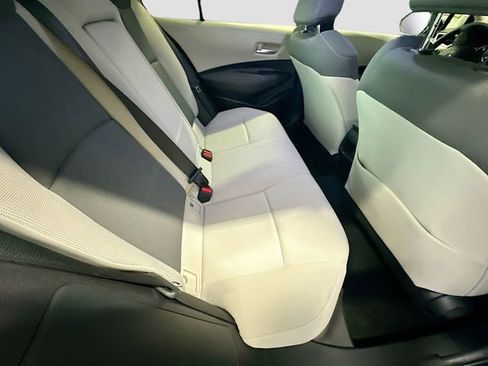 Used 2021 Toyota Corolla LE image 26