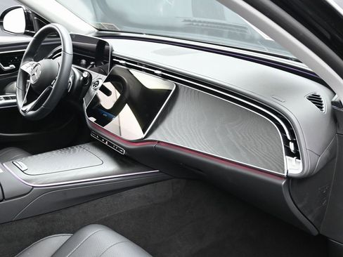 Used 2024 Mercedes-Benz E 350 4MATIC Sedan image 41