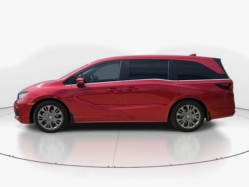 Used 2025 Honda Odyssey Touring image 4