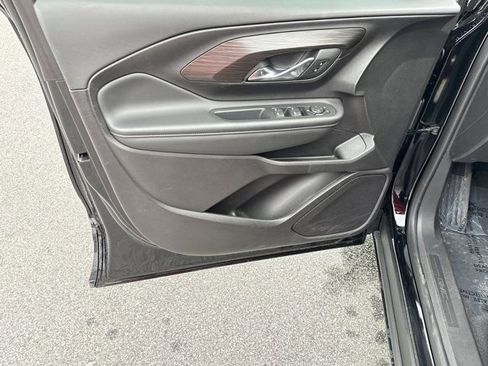 Used 2024 GMC Terrain SLE image 10