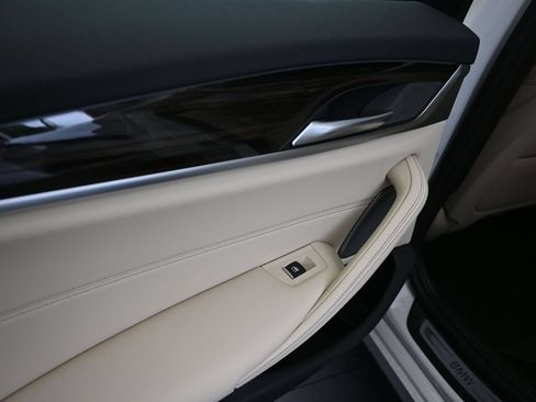 Used 2023 BMW 530i w/ Premium Package RWD image 29