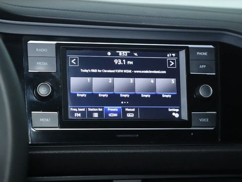Certified 2024 Volkswagen Jetta Sport FWD image 25