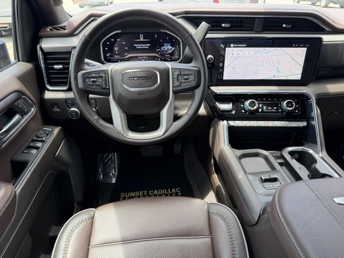 Used 2024 GMC Sierra 3500 Denali AWD/4WD image 15