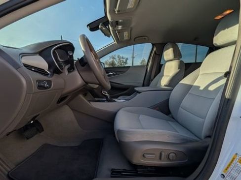 Used 2022 Chevrolet Malibu LT image 29
