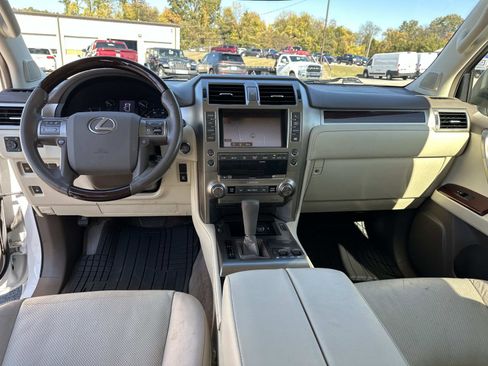 Used 2019 Lexus GX 460 image 17