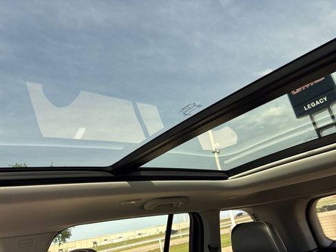 Used 2022 Jeep Grand Cherokee Limited image 9