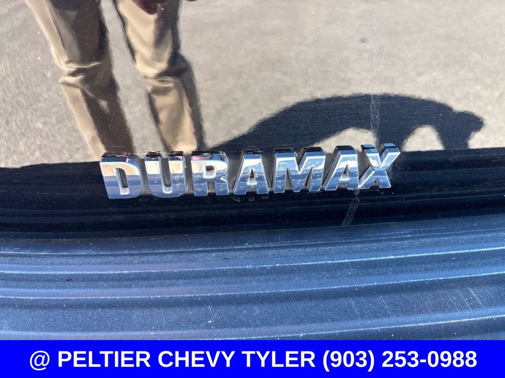 Used 2024 Chevrolet Suburban RST w/ Luxury Package AWD/4WD image 10